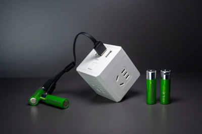 Yuav ua li cas kom them lub roj teeb Lithium kom zoo?